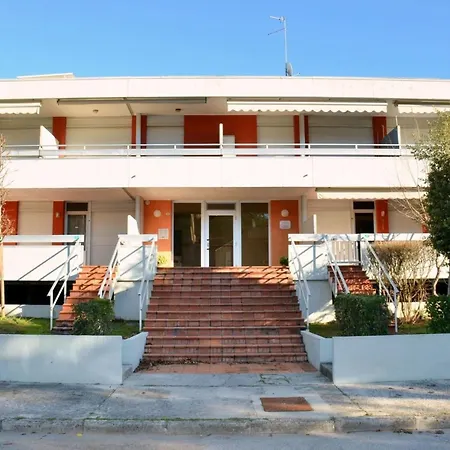 Апартаменты Cozy Flat With Balcony In Бибионе